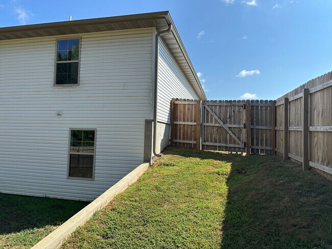 Building Photo - Now LEASING in Summit Pass! Available May 18, 2026!