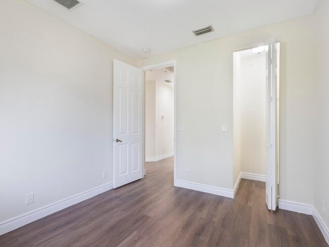 Building Photo - 4282 Berkshire Wharf Dr