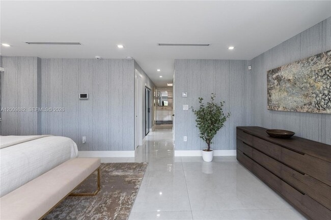 Building Photo - 5601 N Ocean Dr