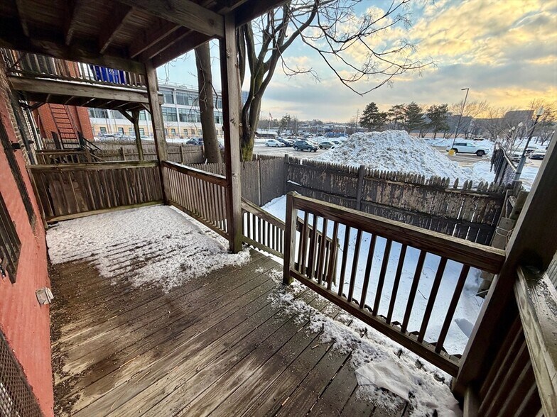 Building Photo - 43 Thorndike St