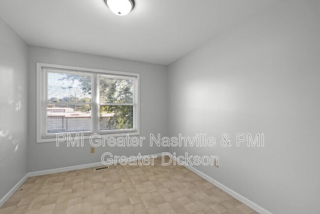 Building Photo - 8119 Vaughn Cir