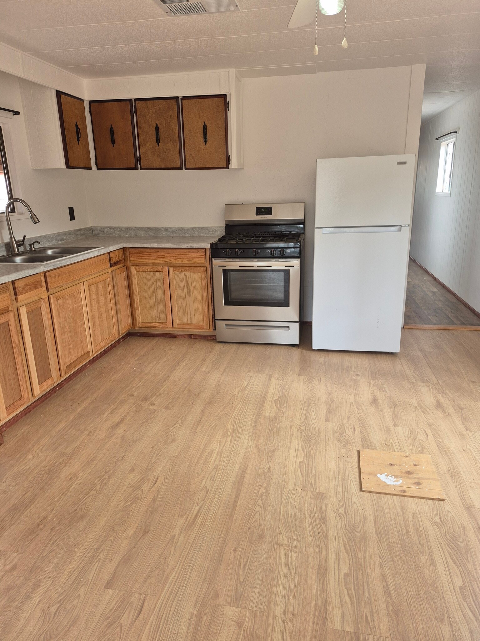 Building Photo - 211 N 1st St