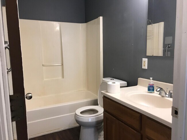 Building Photo - 322 McKee St