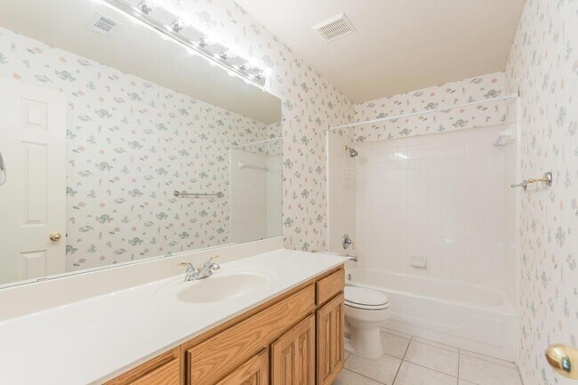 Building Photo - 15808 Chatham Wood Dr