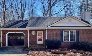 Building Photo - South AVL - Three Bedroom home with Wooded...