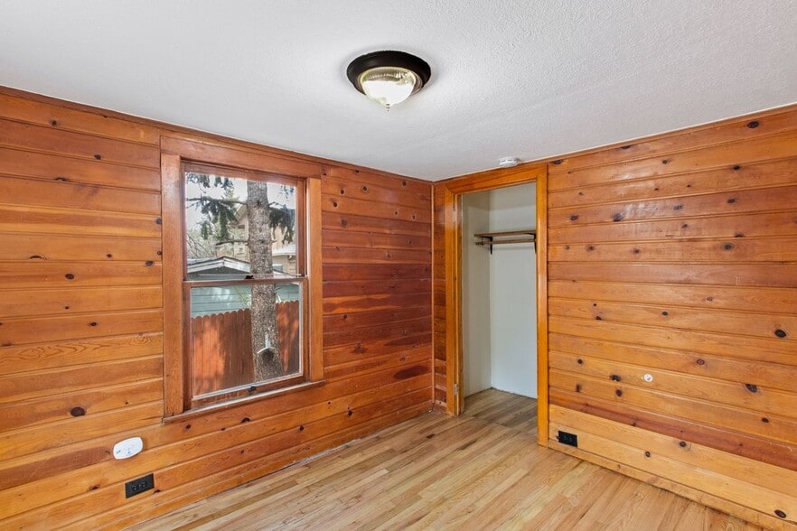 Building Photo - 807 Shoshone Pl