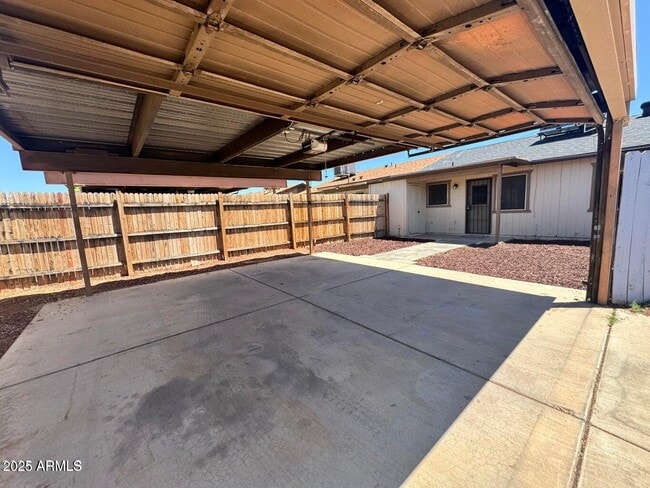Building Photo - 5120 W Willow Ave