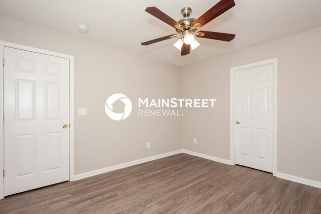 Building Photo - 4 Bedroom Pet-Friendly Home in Charlotte, ...