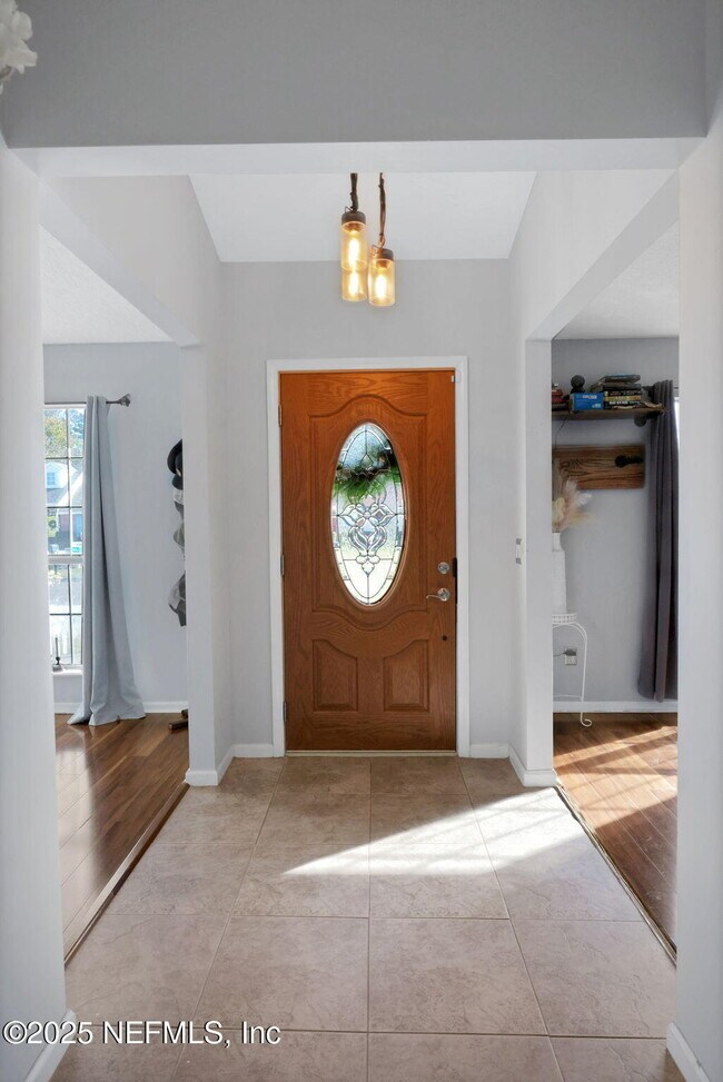 Building Photo - 1453 Lindseys Xing Dr