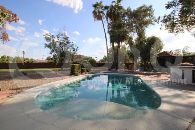 Building Photo - 6149 E Delcoa Ave