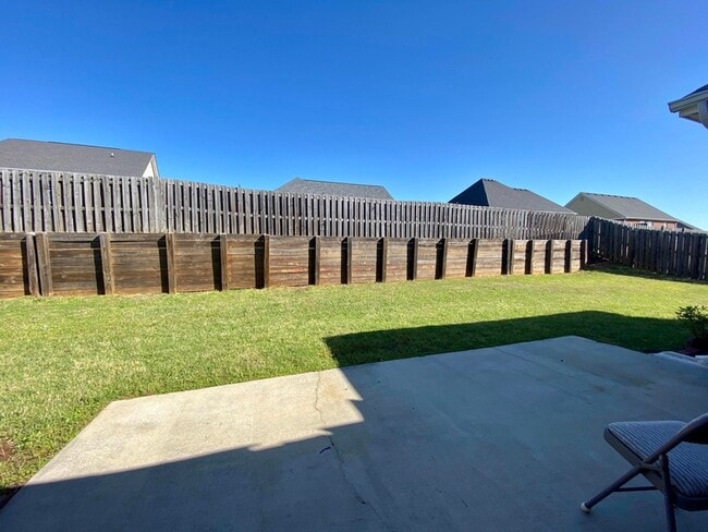 Building Photo - 4858 Somerset Dr