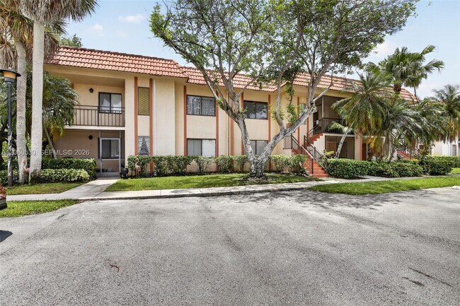 Building Photo - 359 Lakeview Dr