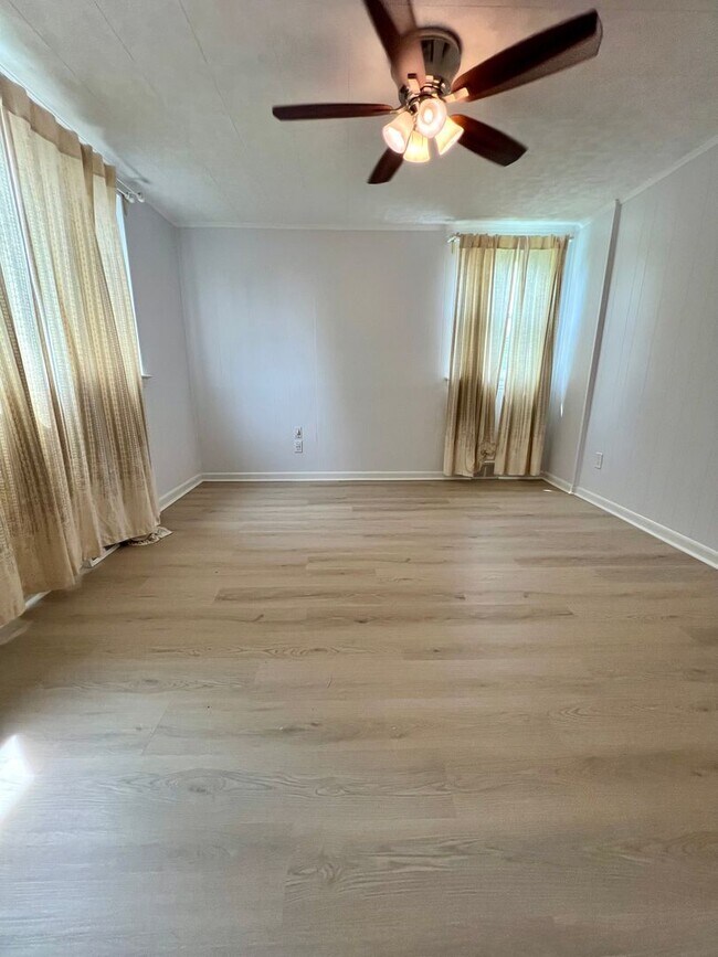 Building Photo - Stunning Single Family Home in King of Pru...