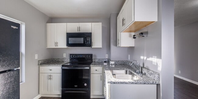 Building Photo - Renovated Home with Detached Garage & Quick Access to the Interstate