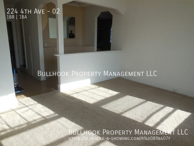 Building Photo - Updated 1 bedroom apartment located in dow...