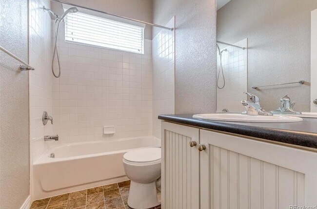 Building Photo - 495 Pasada Way