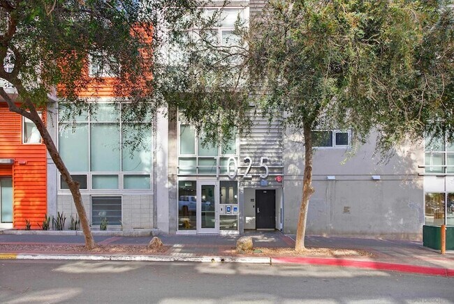 Building Photo - 1025 Island Ave