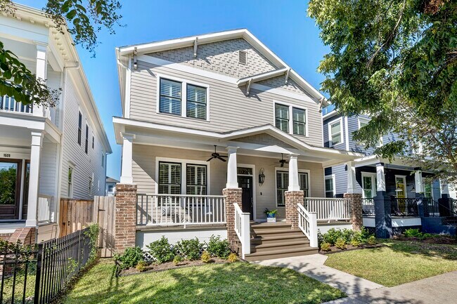 Primary Photo - 1525 Oxford St