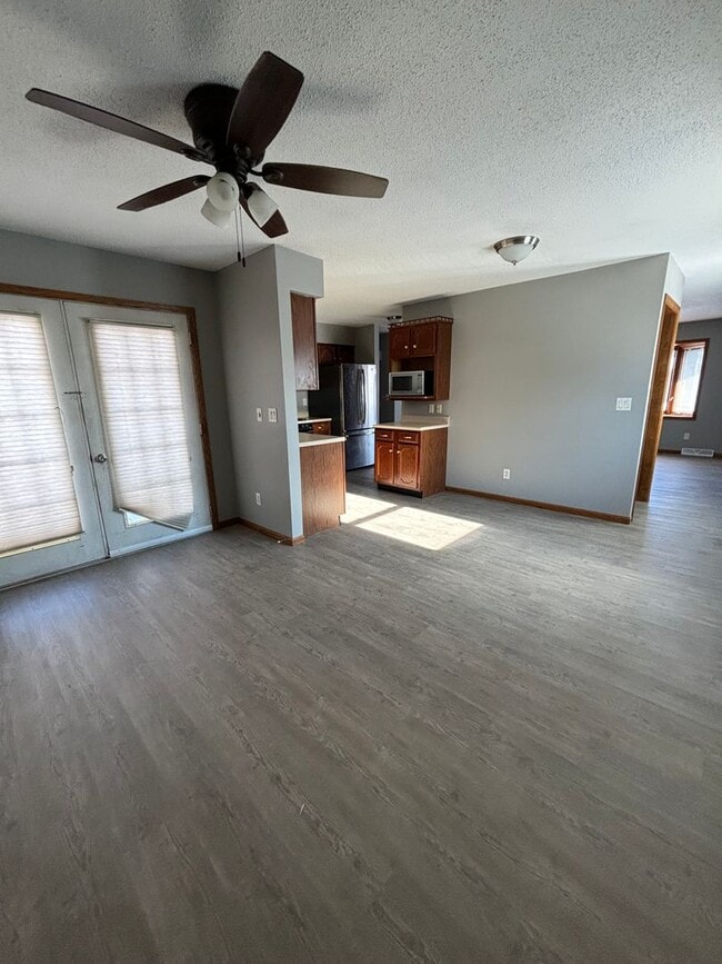 Building Photo - 3 Bedroom Home w/ Garage in Marion, IA