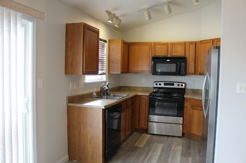 Building Photo - 32 Brushy Brook Ct