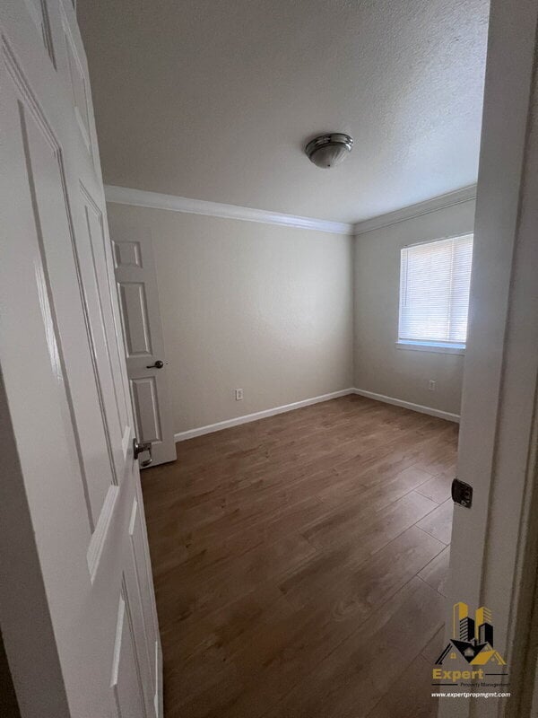 Building Photo - 480 Lindley Dr