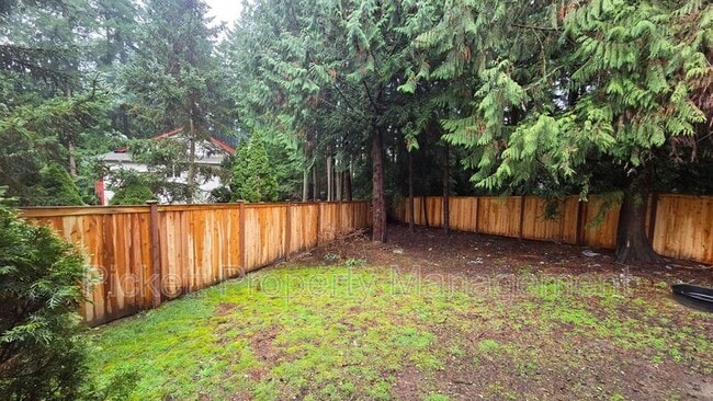 Building Photo - 565 NW Carolyn Ln