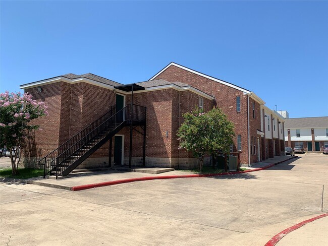 Building Photo - 4504 College Main St