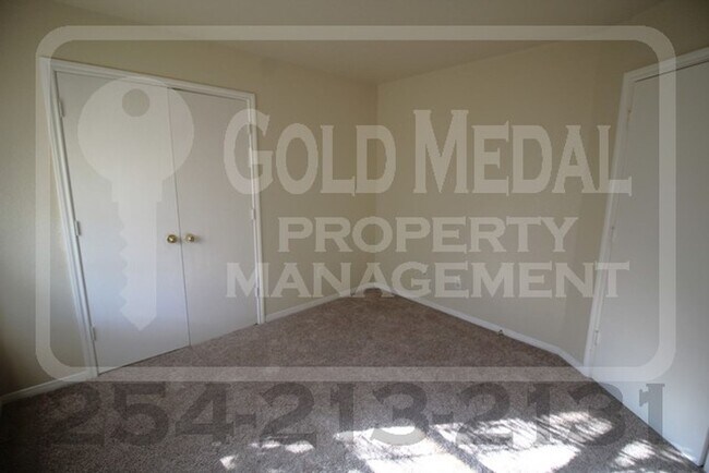 Building Photo - 1408 Dugger Cir