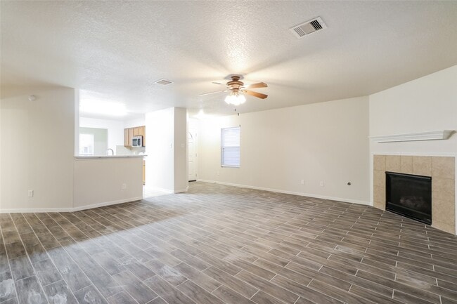 Building Photo - 16700 Foursquare Dr