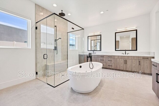 Building Photo - 32195 Daybrook Ter