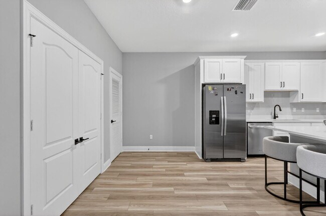 Building Photo - 1808 Gaiety Way