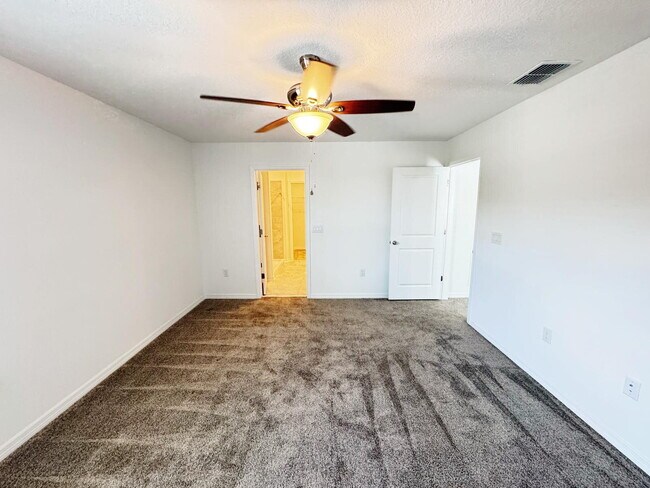 Building Photo - Single Family 4 Bedroom Home for Rent