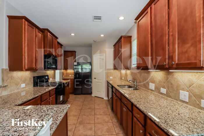 Building Photo - 131 Brazos Dr