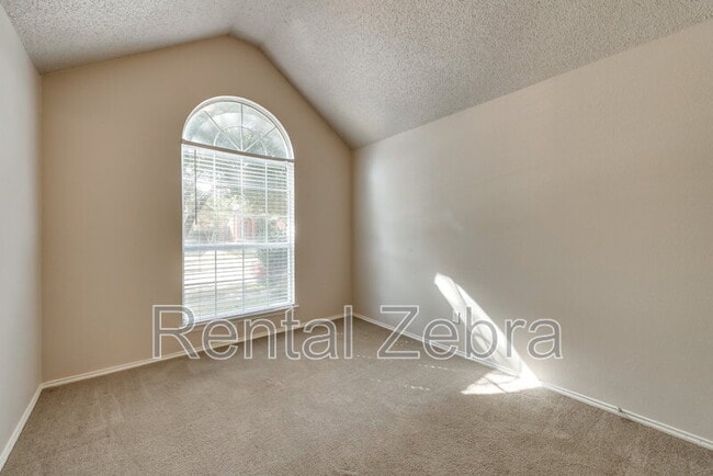 Building Photo - 4408 Sierra Dr