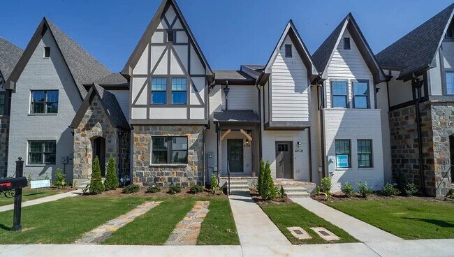 Building Photo - 4234 Lenox Dr