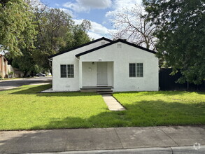 Building Photo - Newly Remodeled 2 bedroom duplex