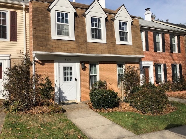 Building Photo - Beautifully remodeled 3-bed 2.5-bath Townh...