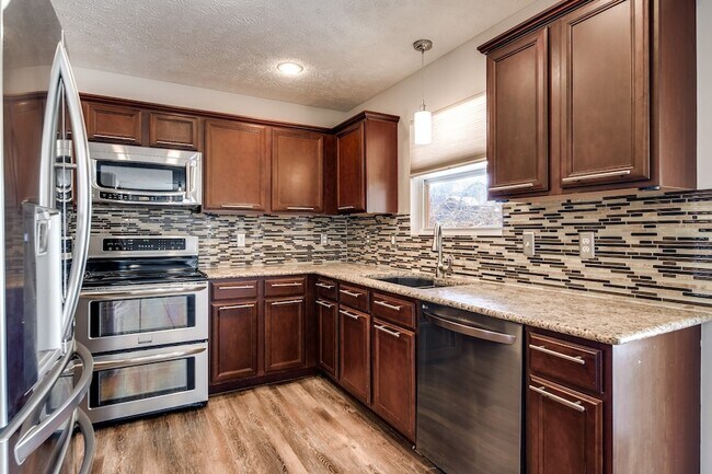 Building Photo - 1005 Gannett Rd