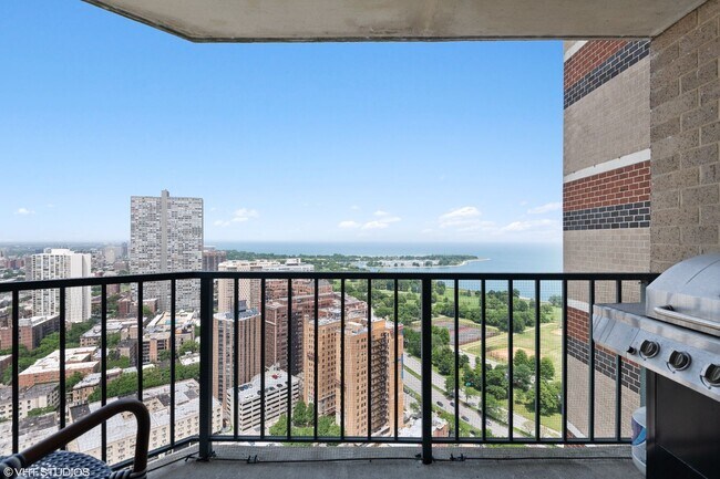 Building Photo - Lakeview with amazing Lake View 1bed/1bath is available for rent now!
