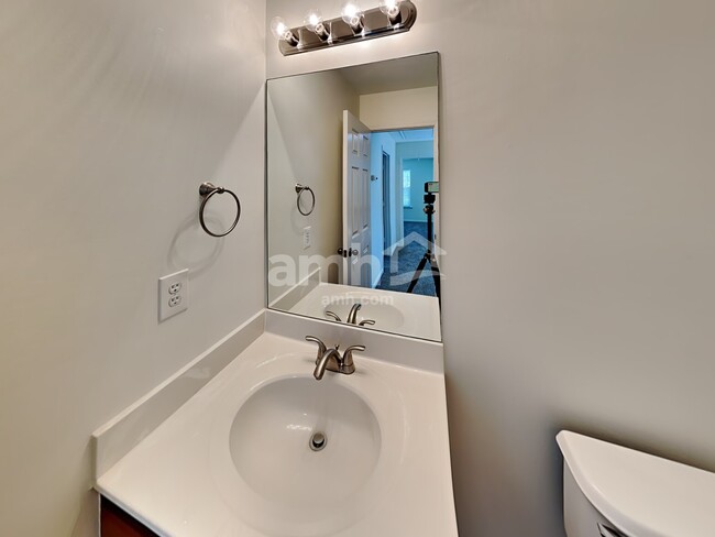 Building Photo - 222 Hiawassee Dr