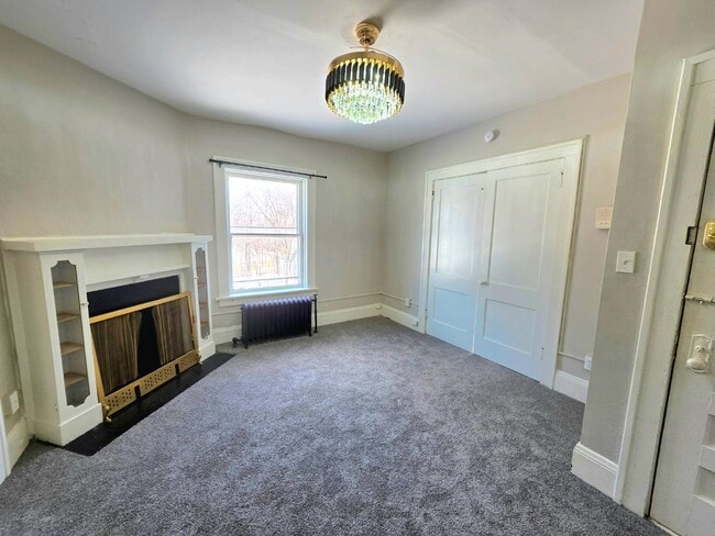 Building Photo - 146 King Dr