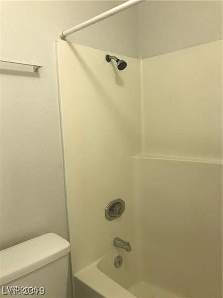 Building Photo - 5168 Garden Ln