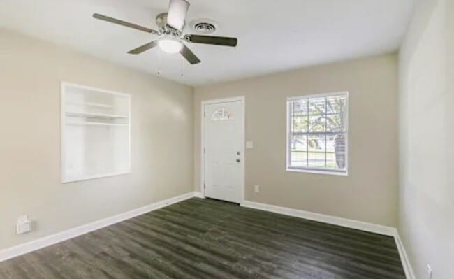 Building Photo - 2818 17th Ave N