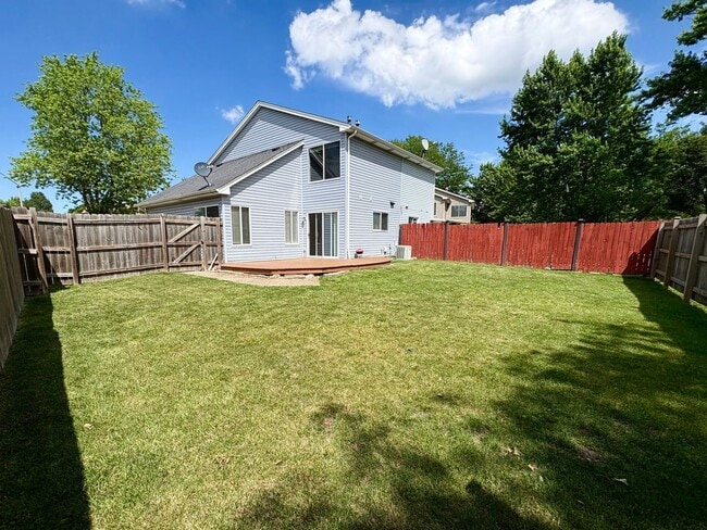 Building Photo - 15 Yardley Ct