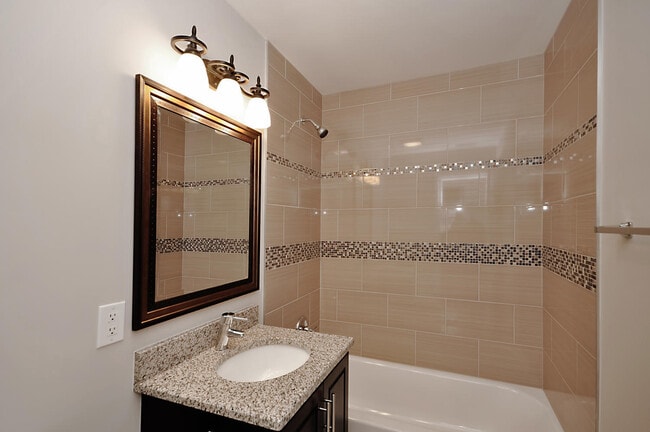 Building Photo - 117 Wilshire Dr