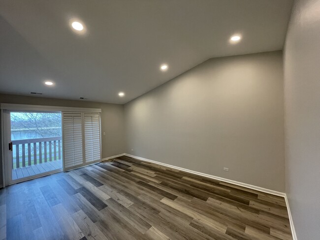Building Photo - 1308 N Streamwood Ln