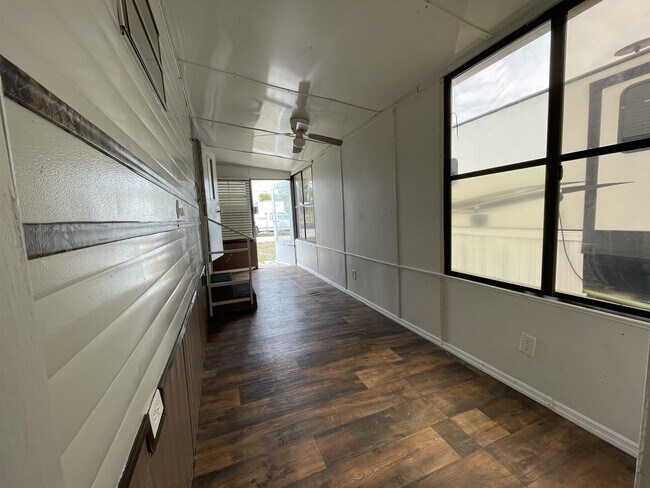 Building Photo - 30346 FL-78