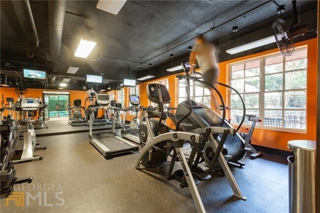 Building Photo - 1101 Juniper St NE