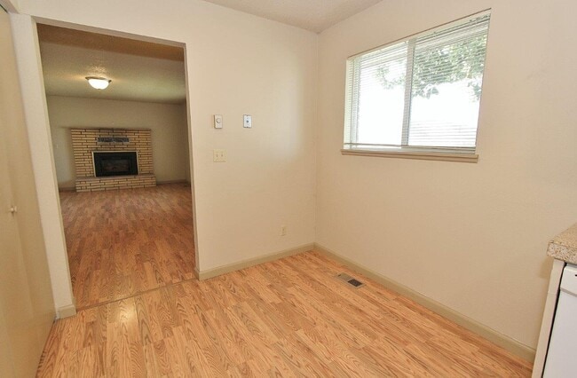 Building Photo - 23750 Fox Ave