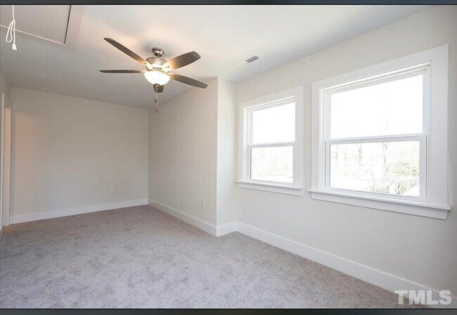 Building Photo - 1004 Linwood Ave